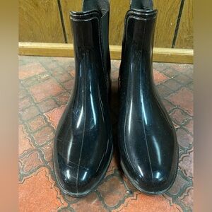Shoe-dazzle black rain boots, size 10